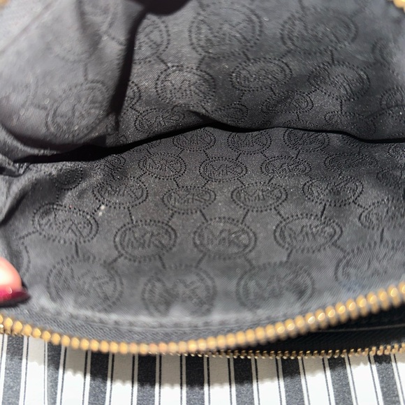 Michael Kors Black Pebble Crossbody Bag - Picture 5 of 7